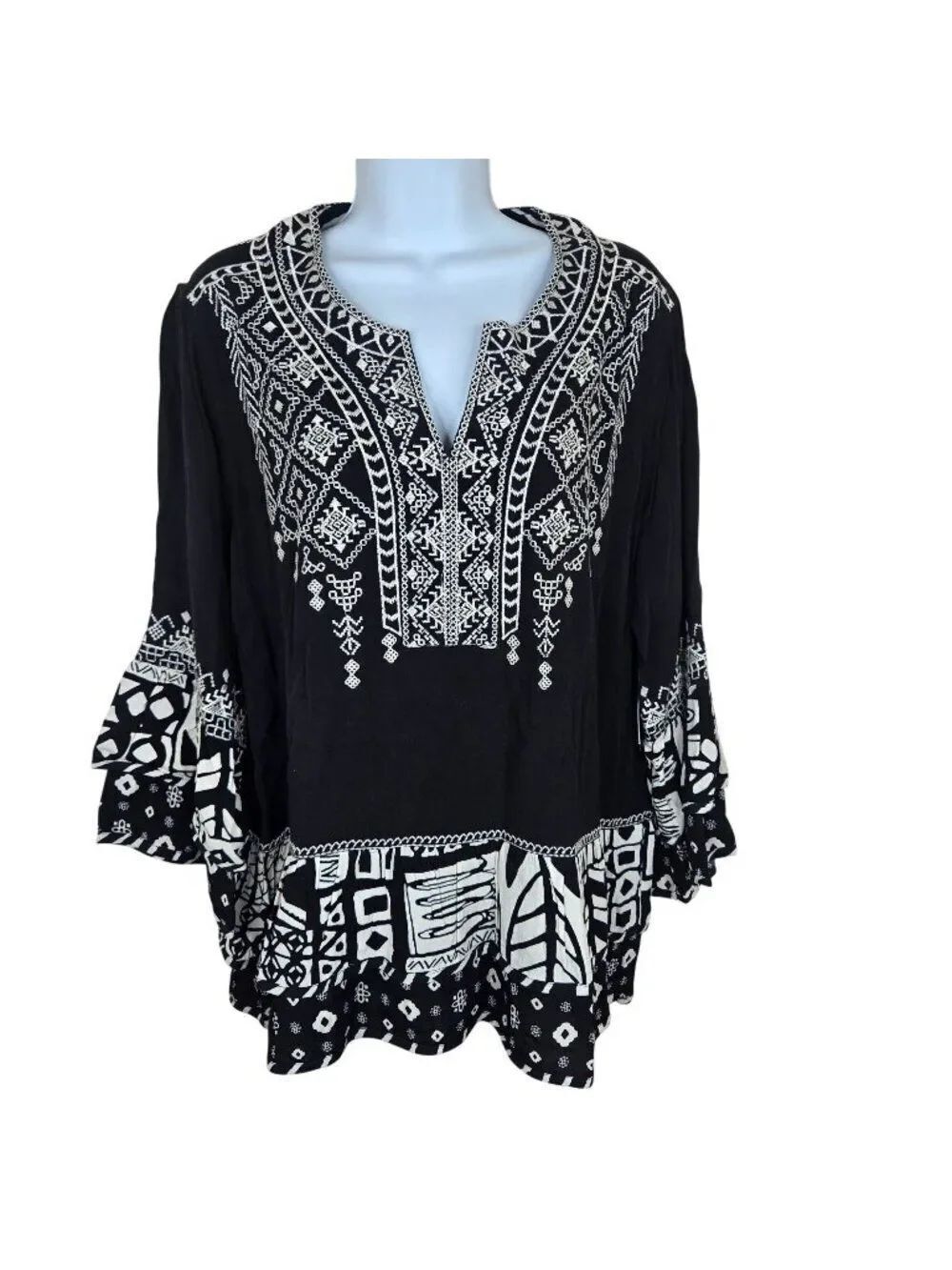 NEW John Mark Boho Black White Embroidered Tunic Top Womens M Bell Sleeves